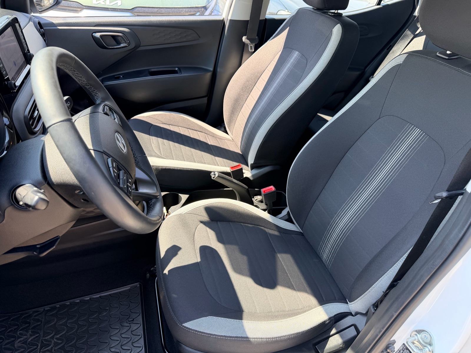 Hyundai i10 1,0*SAMO 6000km*11/2025*, fotografija 17