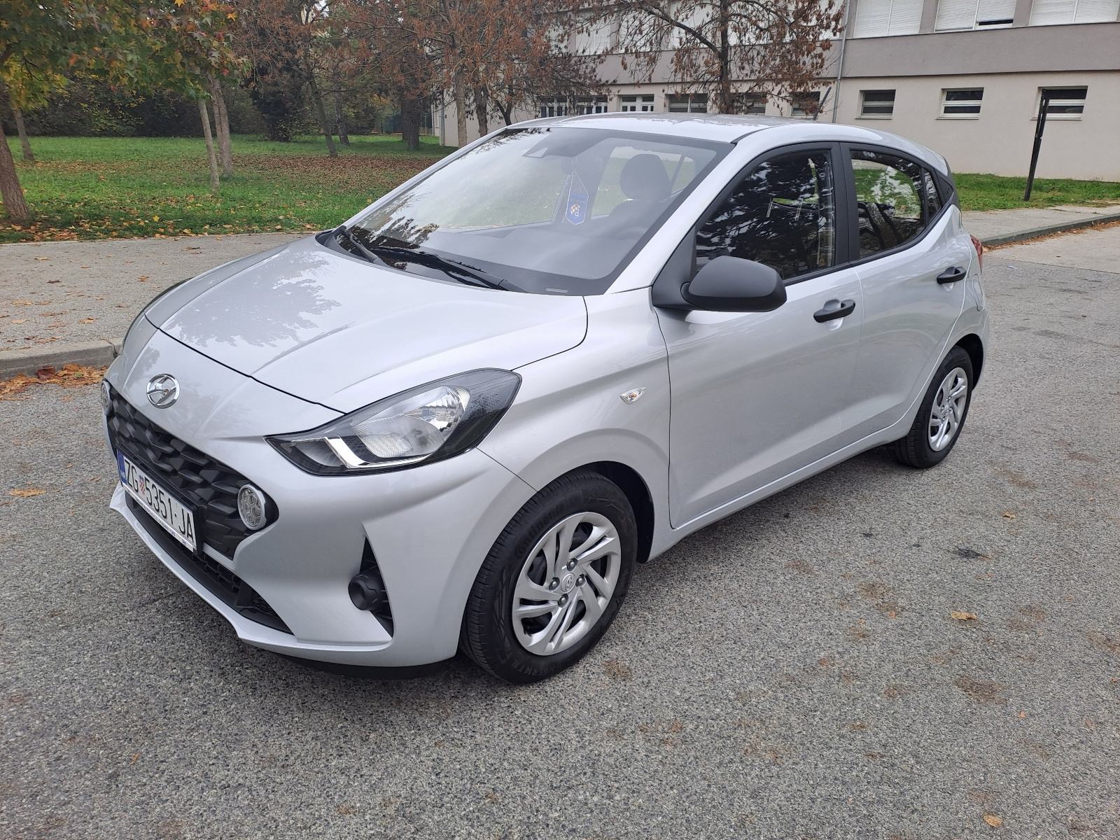 Hyundai i10 1,0 i SELECT, pogled izvana - slika 1
