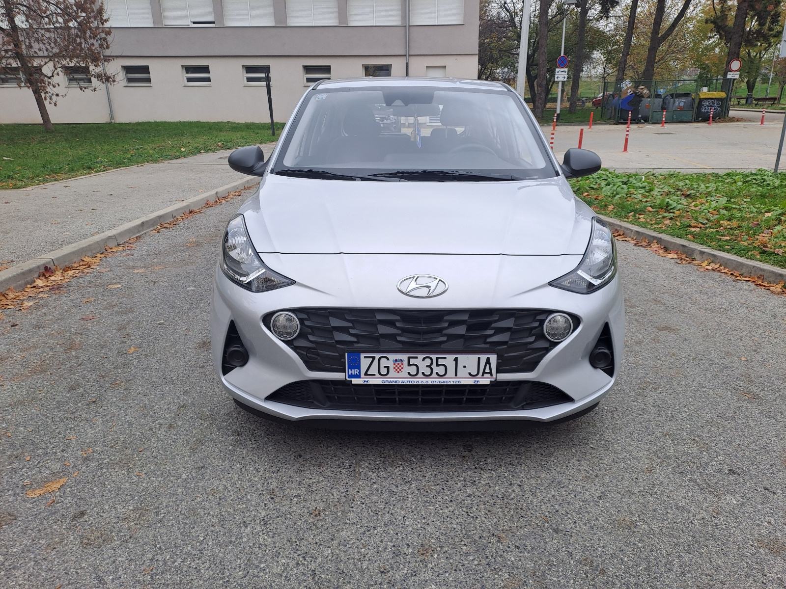 Hyundai i10 1,0 i SELECT, pogled izvana - slika 2