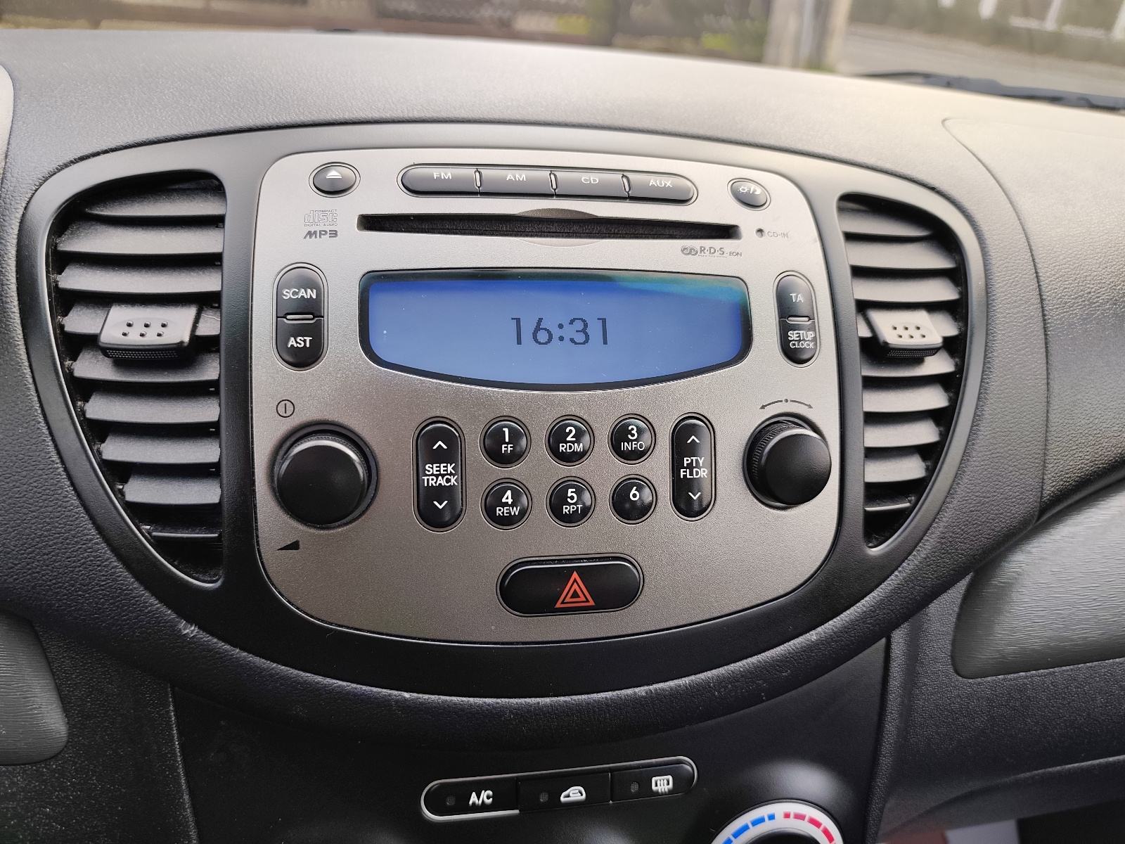 Hyundai i10 1.1 COOL / /REG 1 GOD // 2 SETA KOTAČA // KLIMA //, fotografija 20