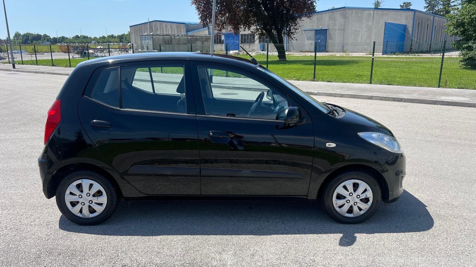 Hyundai i10 1,1 ** KLIMA**, fotografija 4