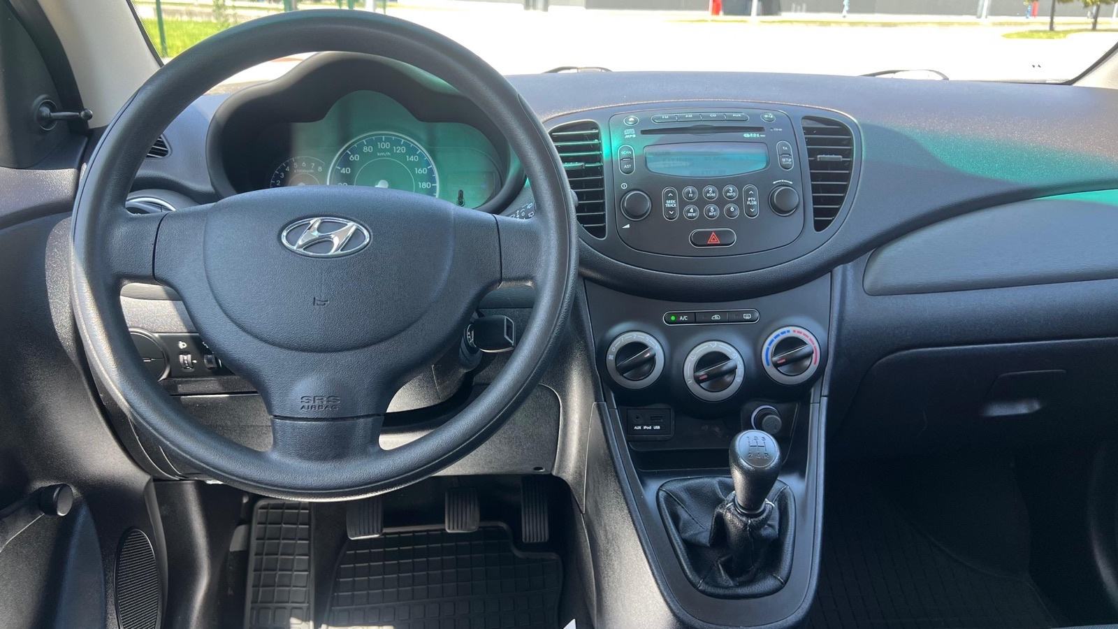 Hyundai i10 1,1 ** KLIMA**, fotografija 9
