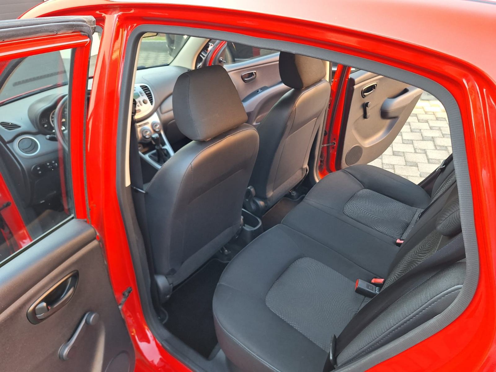 Hyundai i10 1,1 **KLIMA**, fotografija 11