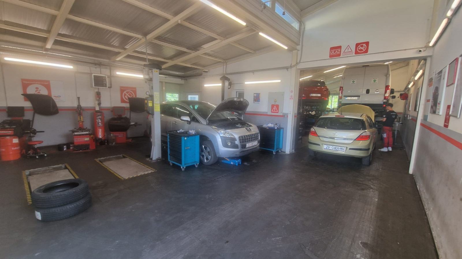 Hyundai i10 1,1 LJETUJTE SA NAMA "KLIMA" POMOĆ NA CESTI 1 GOD:, fotografija 9