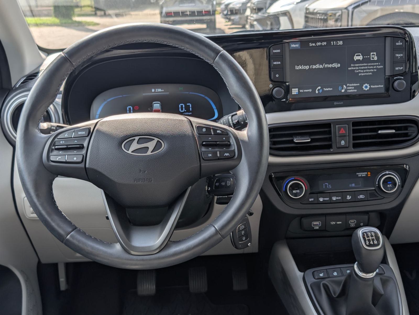 Hyundai i10 1,2 Premium, fotografija 6