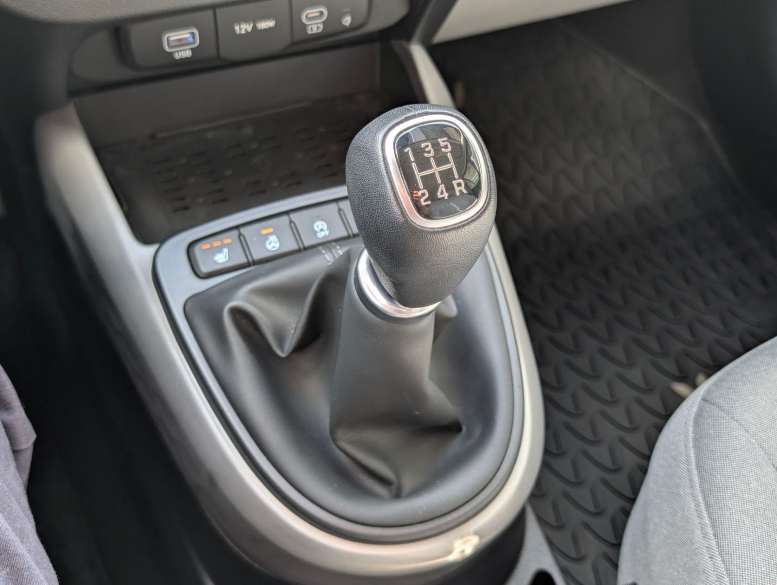 Hyundai i10 1,2 Premium, fotografija 12