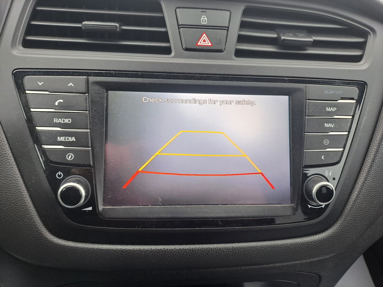 Hyundai i20 1,0 T-GDI-2017gd.md-NAVlGAClJA-climatronic,xenon,alu,KARTl, fotografija 17