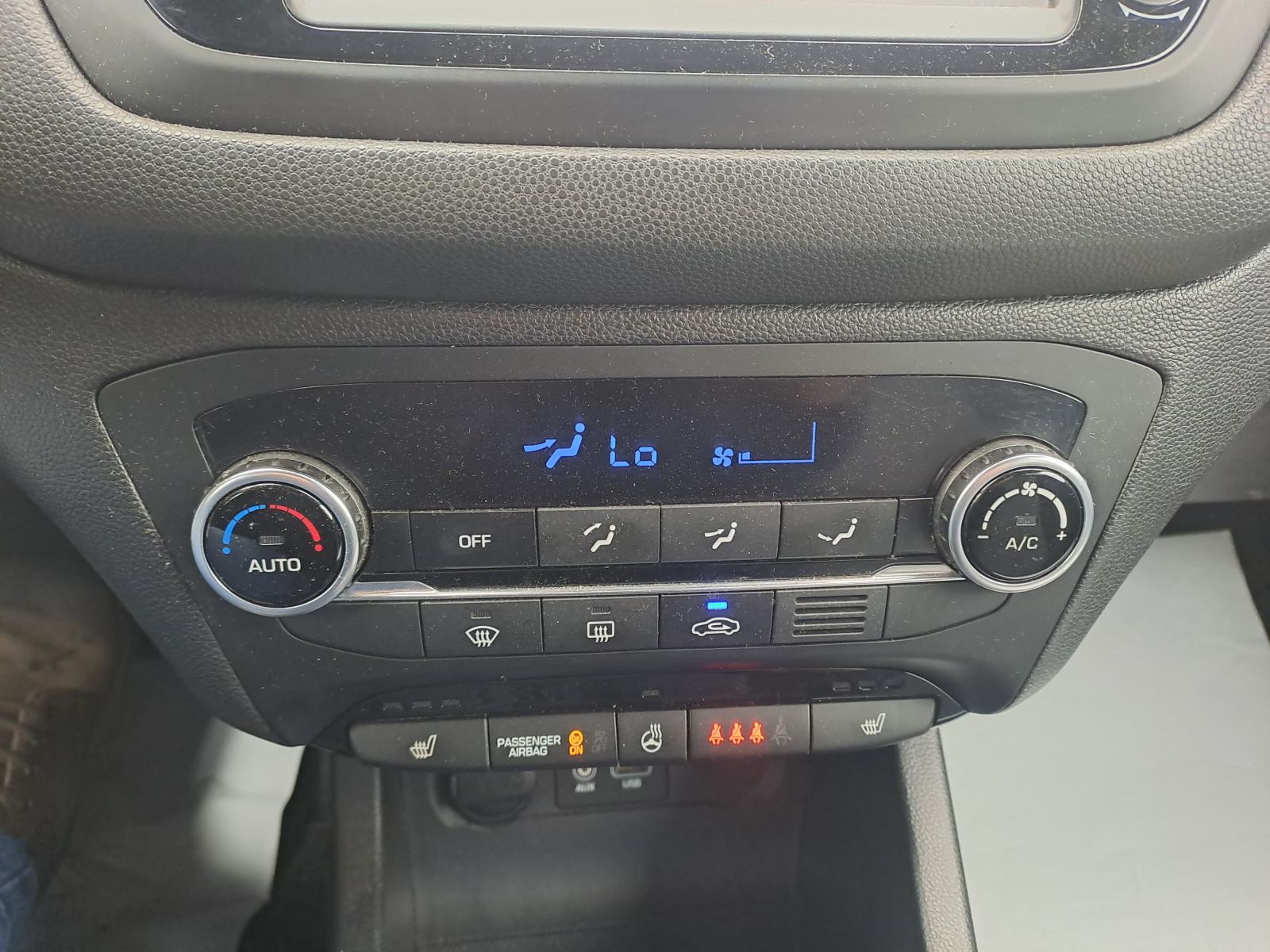 Hyundai i20 1,0 T-GDI-2017gd.md-NAVlGAClJA-climatronic,xenon,alu,KARTl, fotografija 18