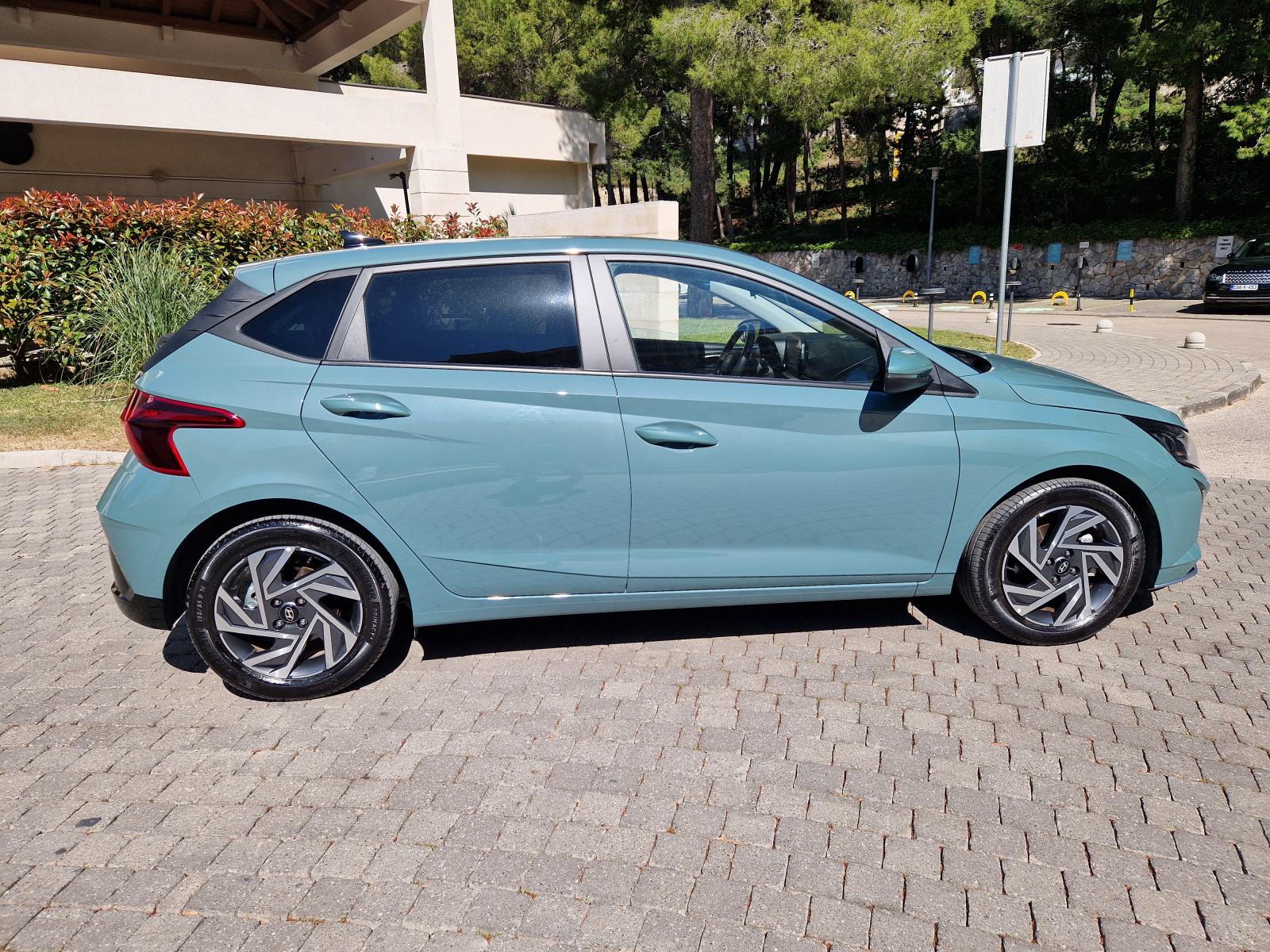 Hyundai i20 1,0 T-GDI VATRENA EDICIJA, fotografija 19