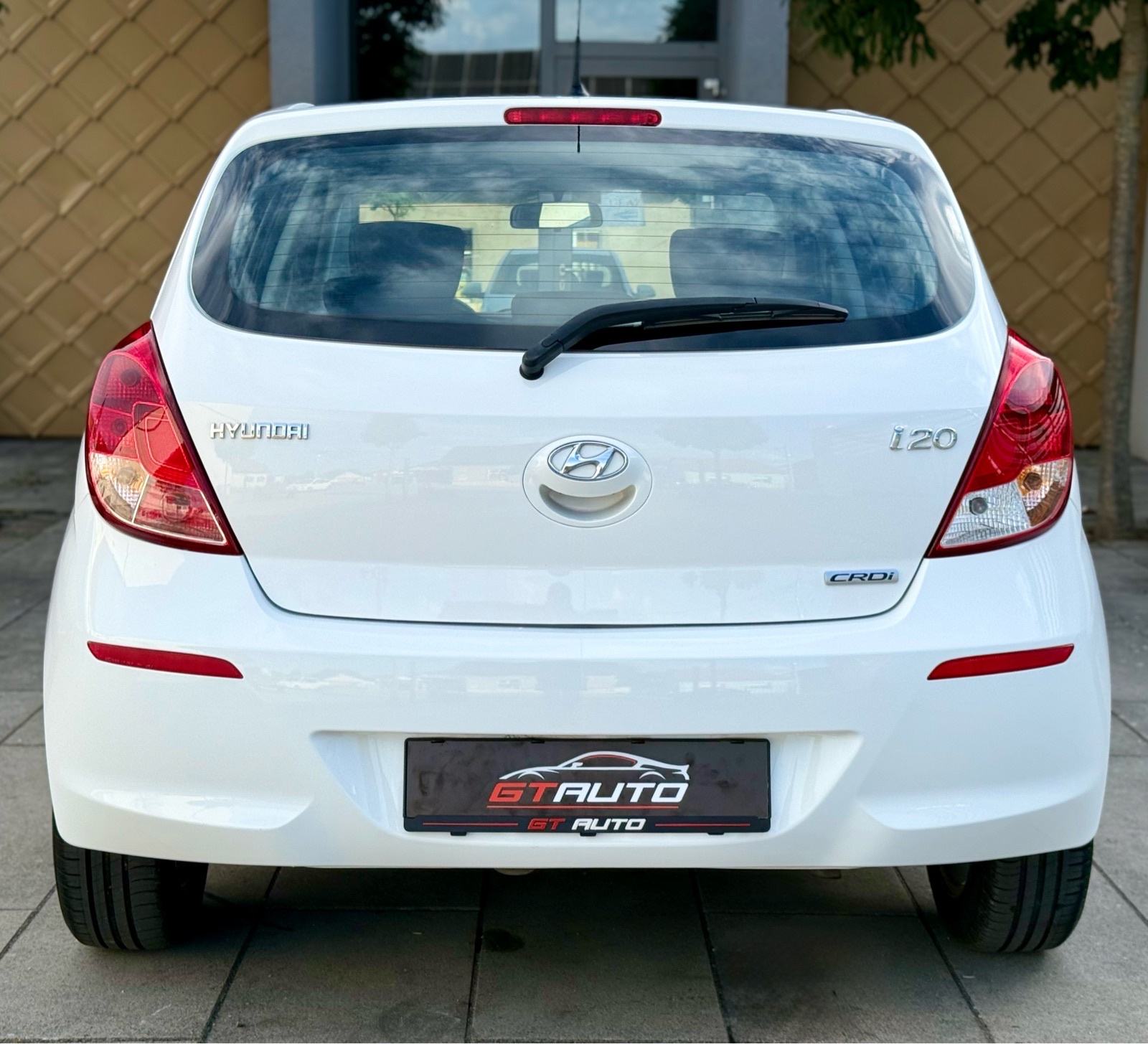 Hyundai i20 1,1 CRDi 2014.god, KLIMA, ALU 15, REG. GODINU DANA, fotografija 5
