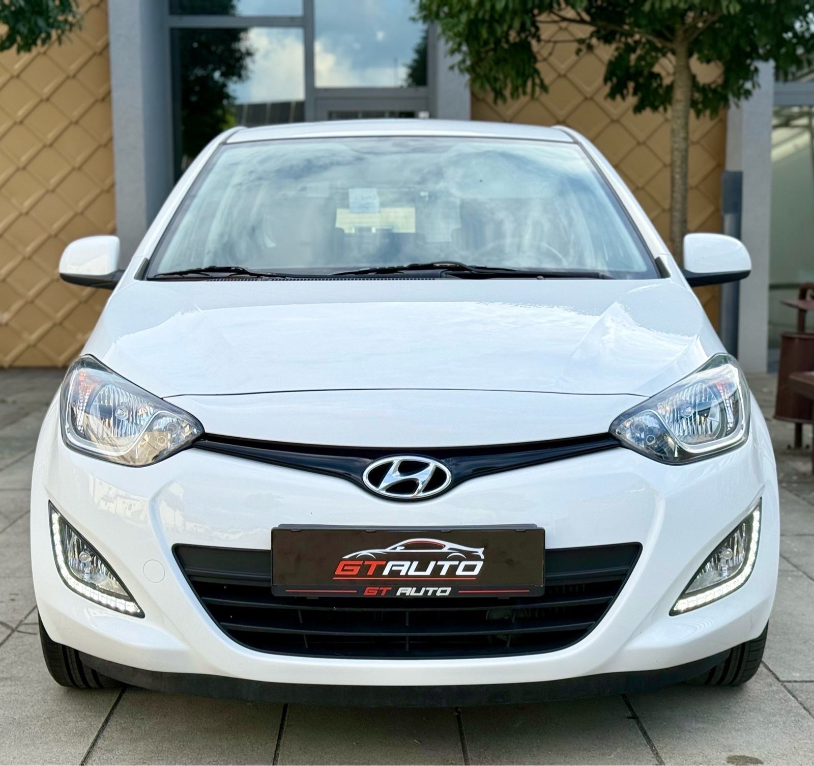 Hyundai i20 1,1 CRDi 2014.god, KLIMA, ALU 15, REG. GODINU DANA, fotografija 7