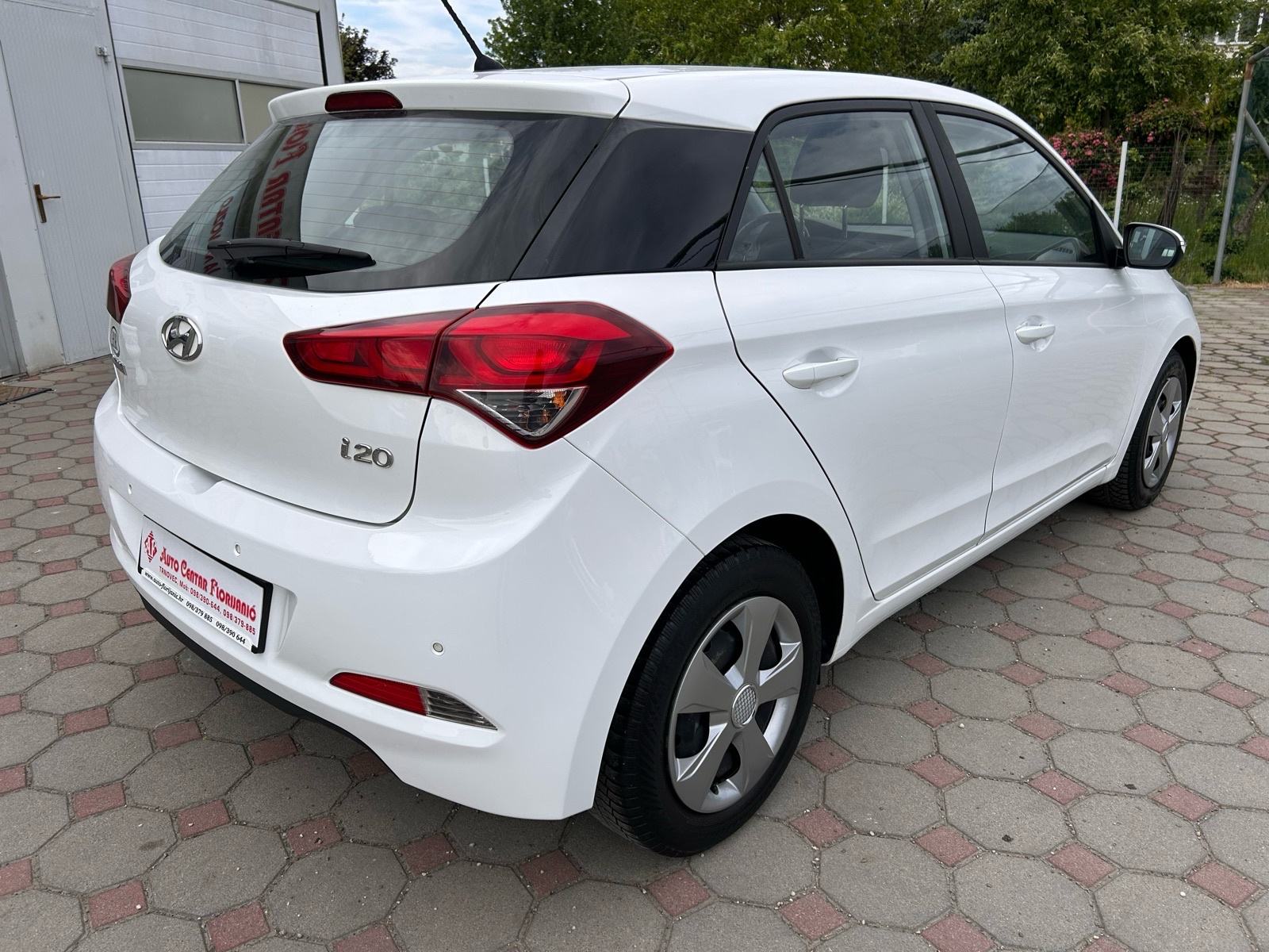 Hyundai i20 1,1 CRDi 2016.,SERVISNA, PARK SENZ.,KLIMA, CAR PASS, fotografija 7