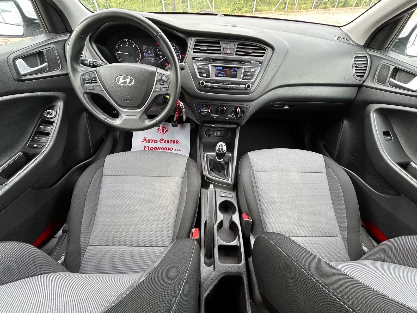 Hyundai i20 1,1 CRDi 2016.,SERVISNA, PARK SENZ.,KLIMA, CAR PASS, fotografija 9