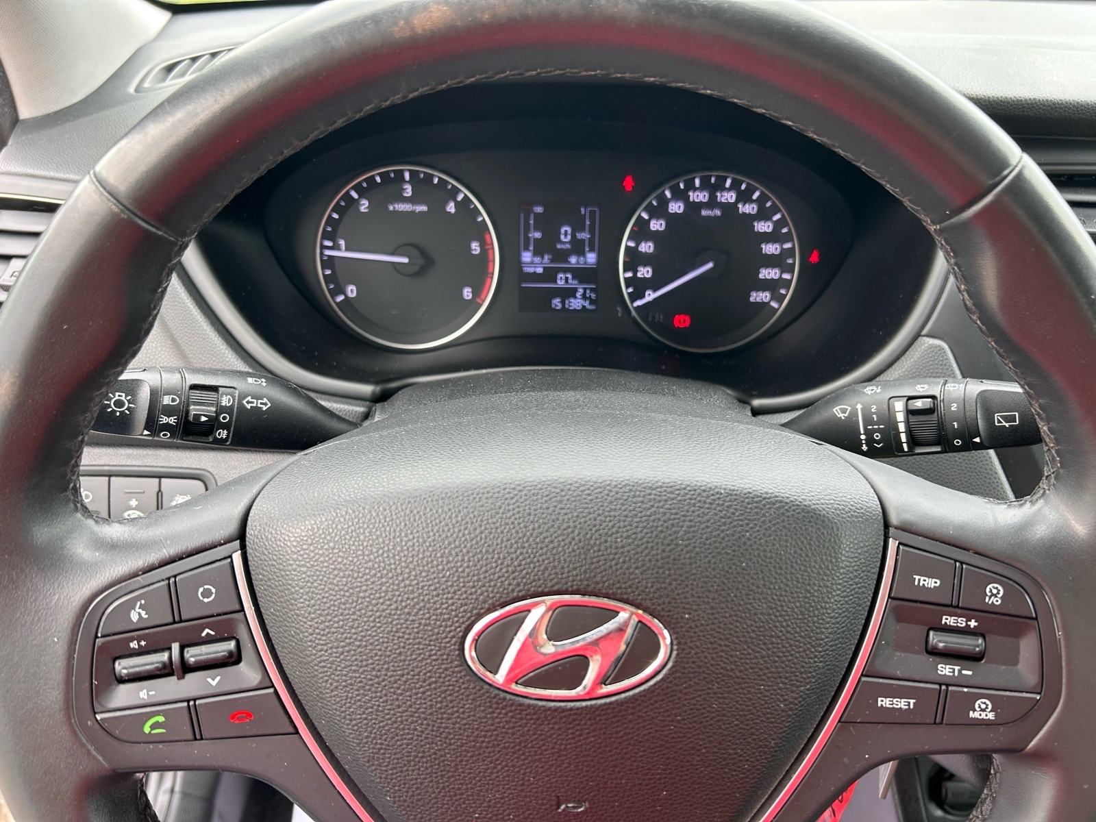 Hyundai i20 1,1 CRDi 2016.,SERVISNA, PARK SENZ.,KLIMA, CAR PASS, fotografija 16