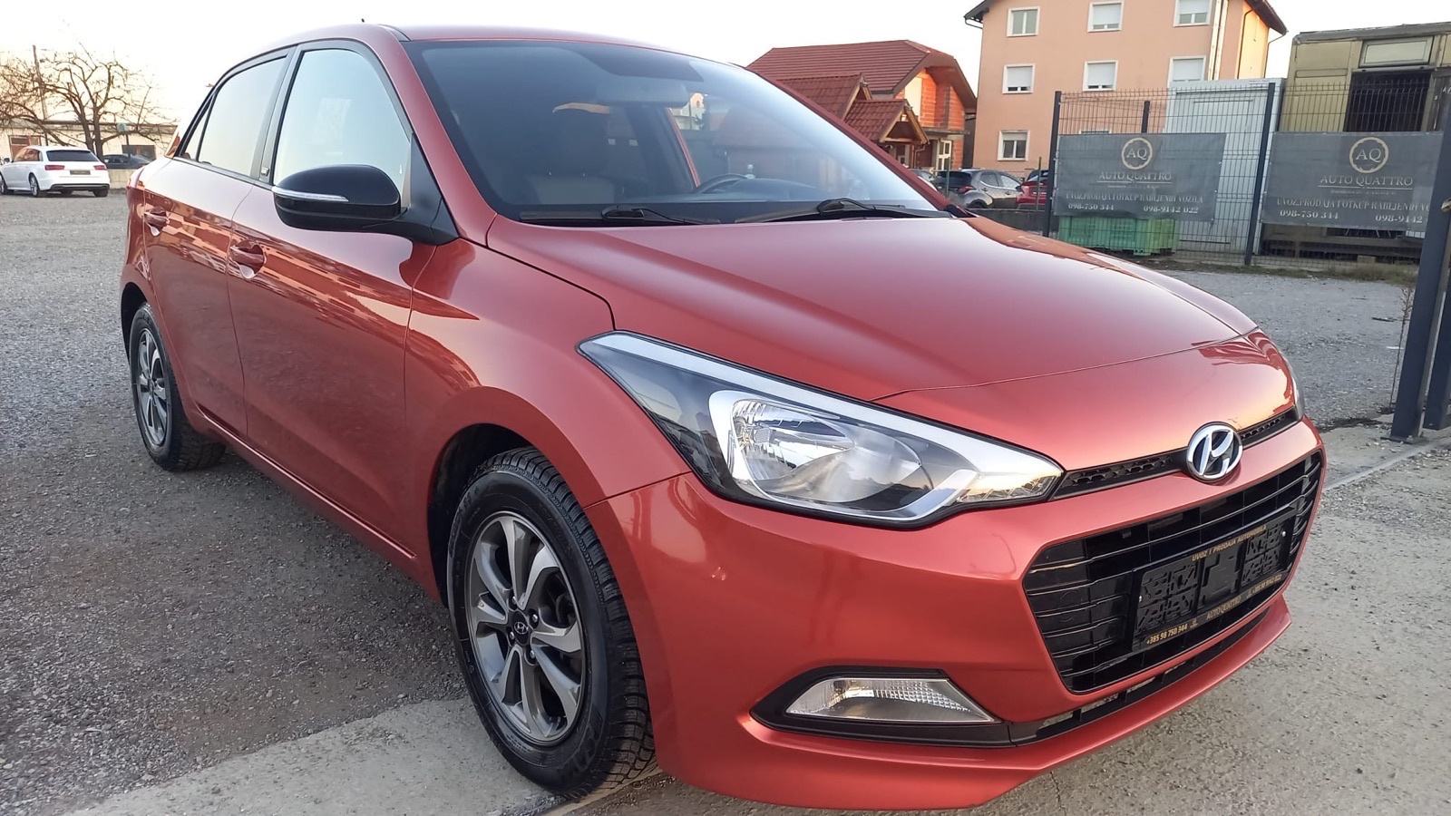 Hyundai i20 1,1 CRDi -GO/ GRIJANA SJEDALA KLIMA MALI SERVIS NAPRAVLJEN, fotografija 6
