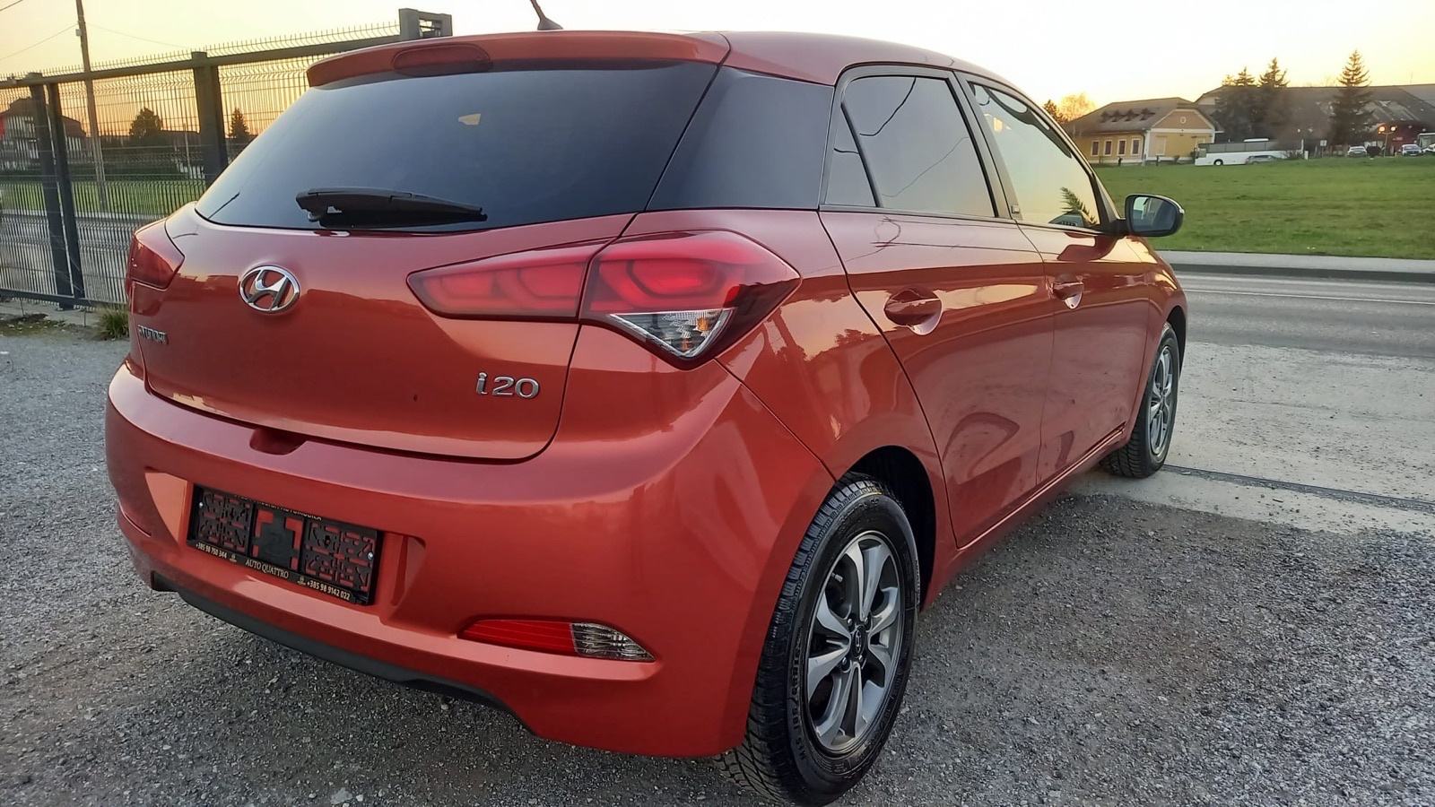 Hyundai i20 1,1 CRDi -GO/ GRIJANA SJEDALA KLIMA MALI SERVIS NAPRAVLJEN, fotografija 8