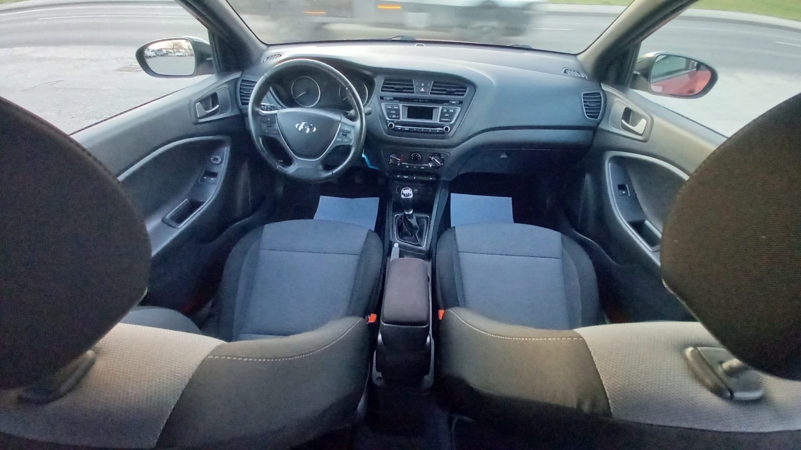 Hyundai i20 1,1 CRDi -GO/ GRIJANA SJEDALA KLIMA MALI SERVIS NAPRAVLJEN, fotografija 12