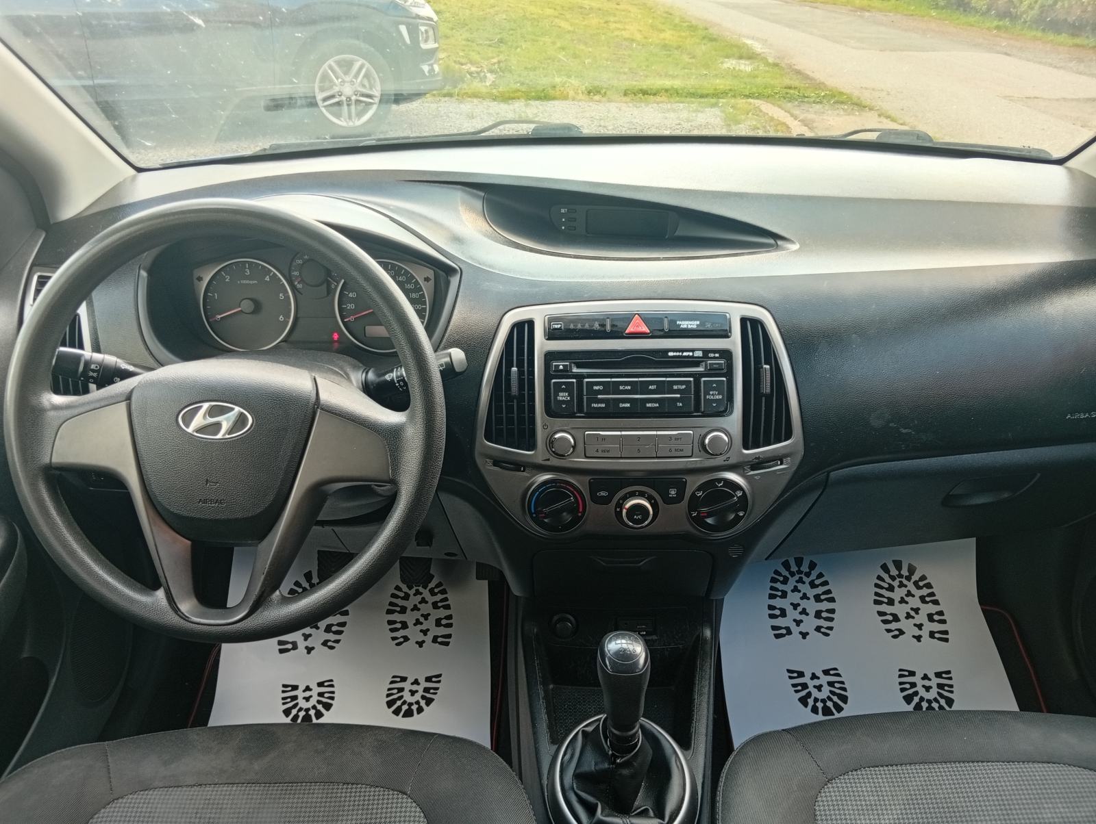 Hyundai i20 1,1 CRDi mod.2014 - KLIMA/ 189 TKM/ REG.08/2026GD/ 6BR., fotografija 11