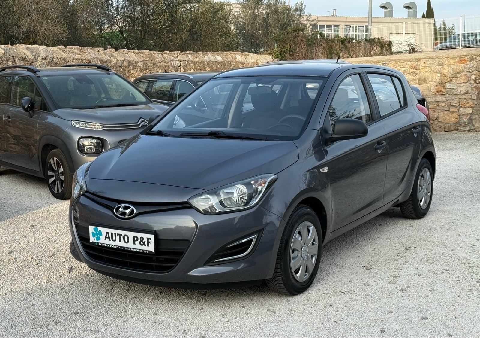 HYUNDAI i20 1.1 CRDi *na ime kupca do registracije*, fotografija 2
