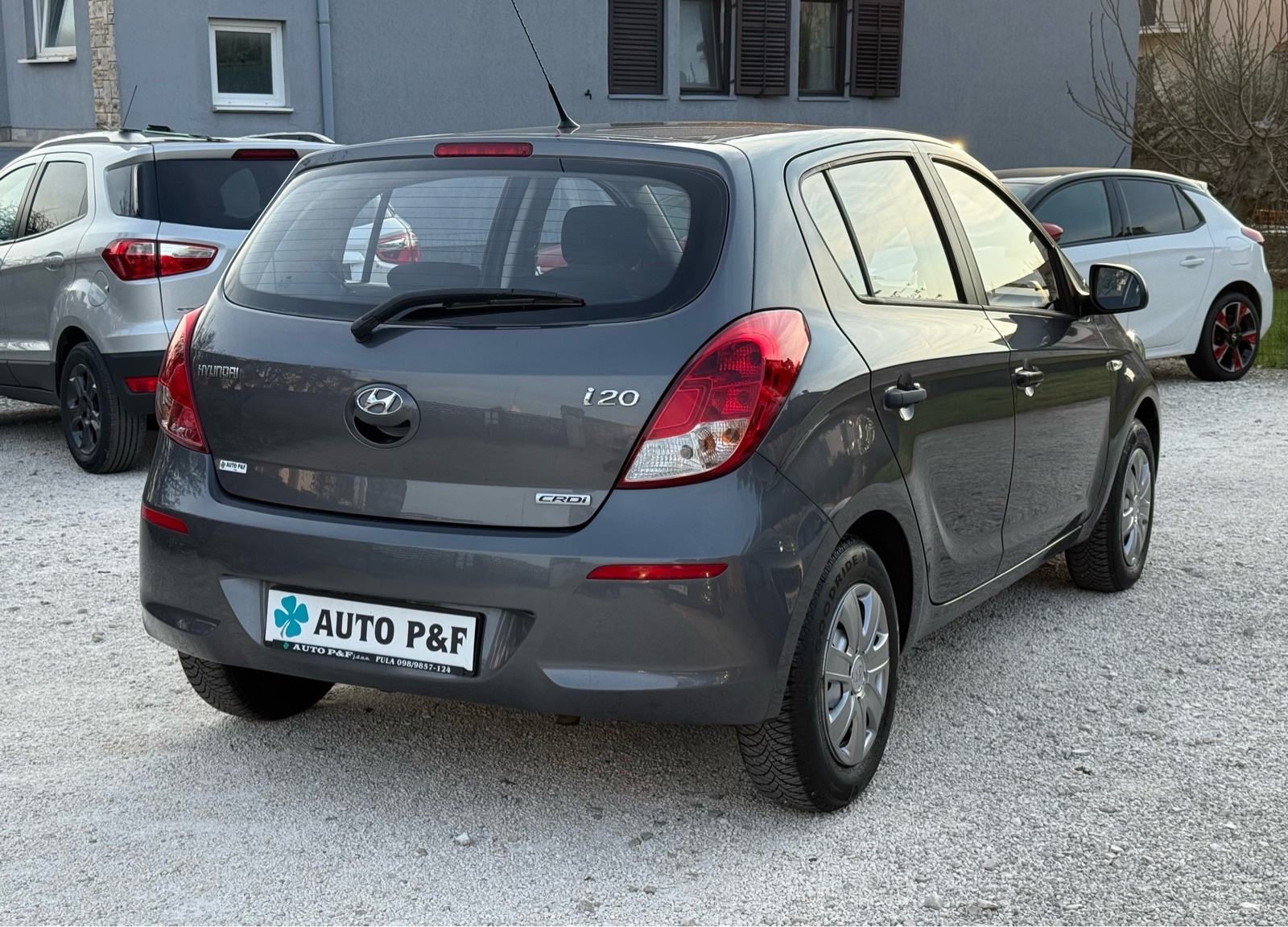 HYUNDAI i20 1.1 CRDi *na ime kupca do registracije*, fotografija 8