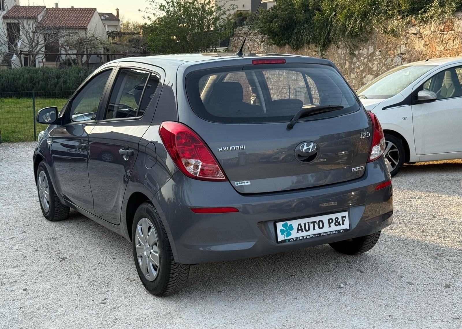 HYUNDAI i20 1.1 CRDi *na ime kupca do registracije*, fotografija 6