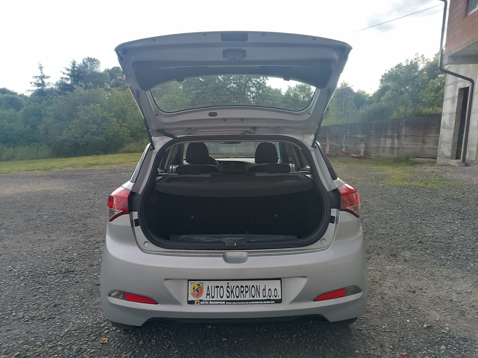 Hyundai i20 1,1 CRDi, fotografija 11