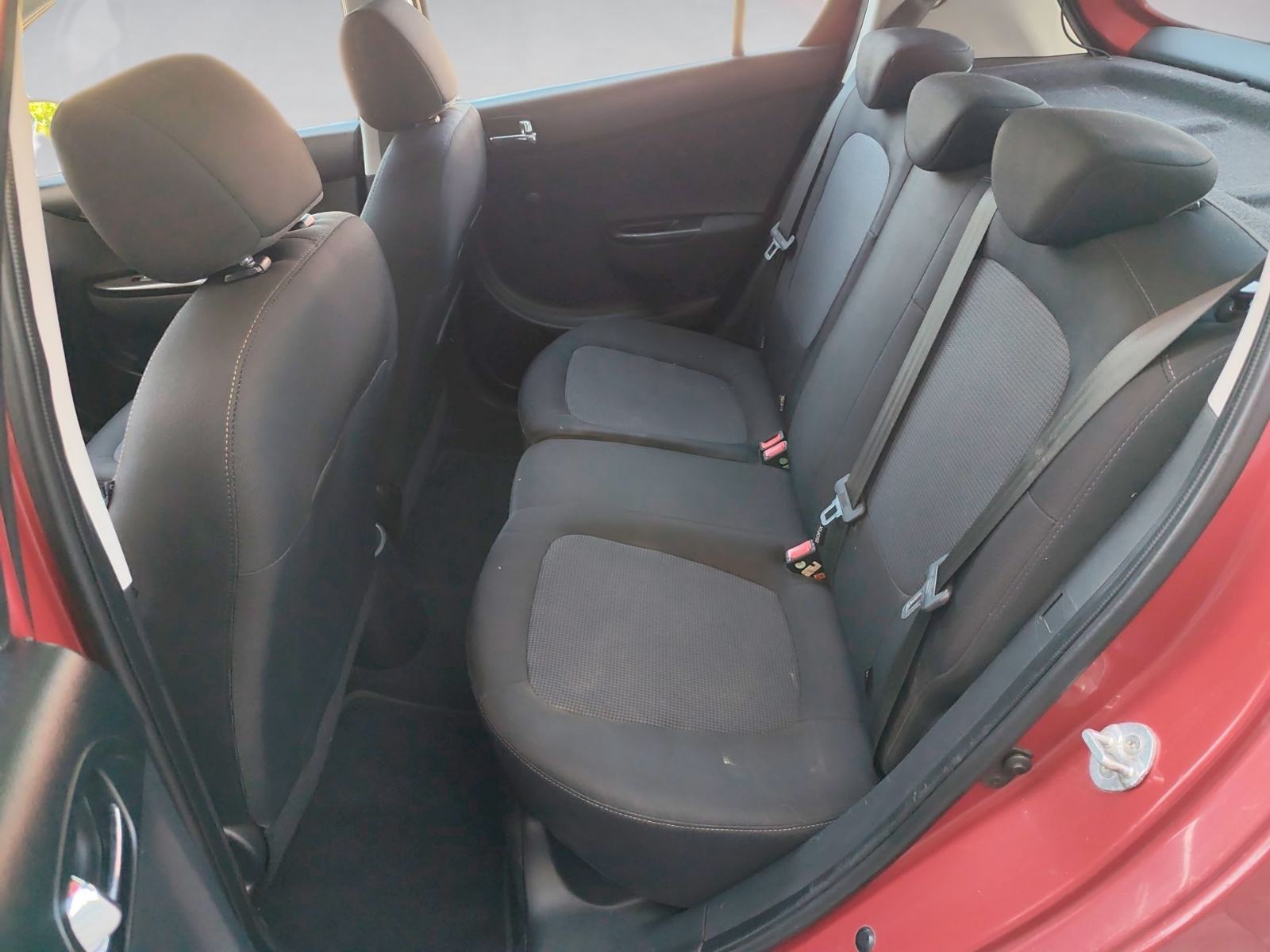 Hyundai i20 1,1 CRDi, fotografija 15