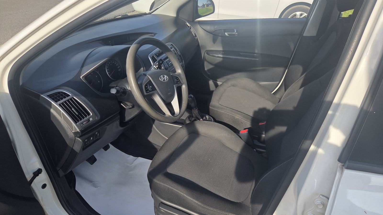 Hyundai i20 1,1 CRDi, fotografija 11