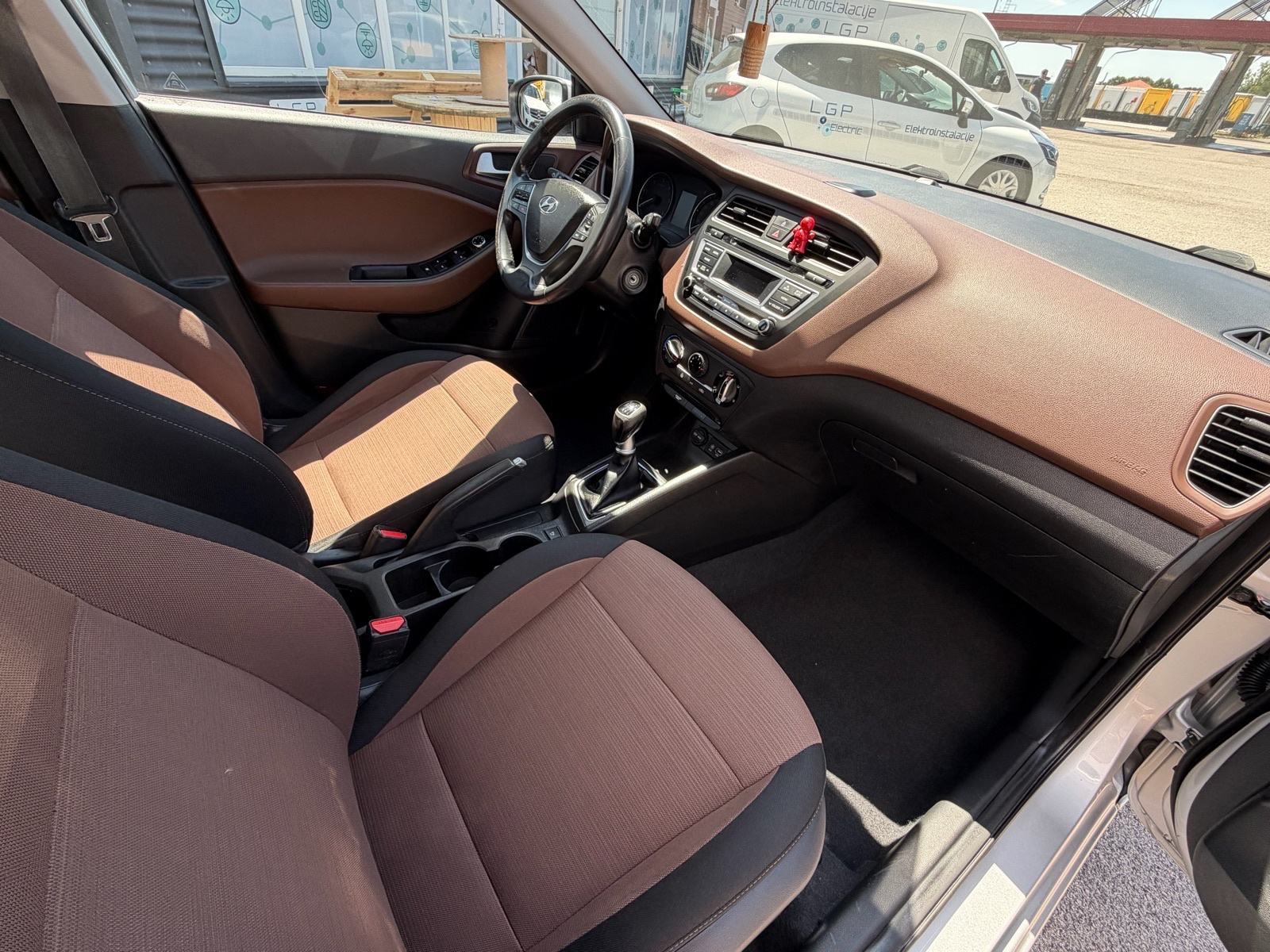 Hyundai i20 1,1 CRDi, fotografija 11