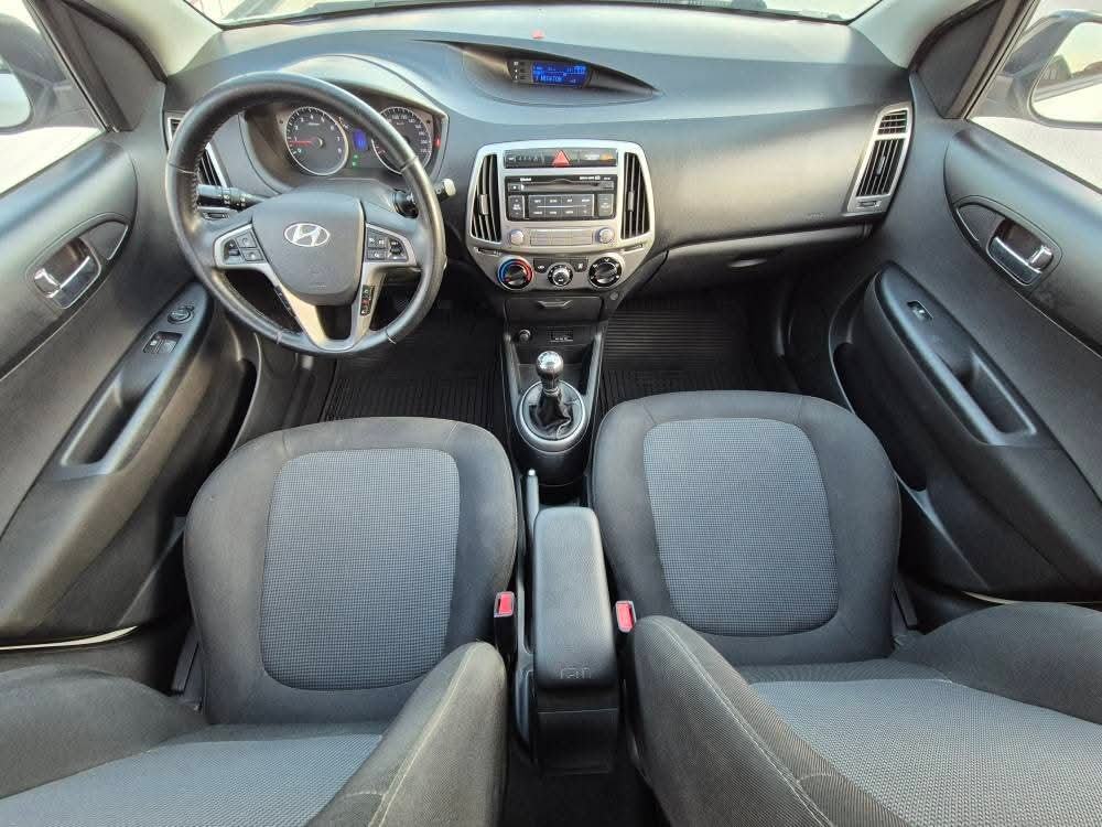 Hyundai i20 1,2 16v,i-Like,servisiran,odlično stanje,atraktivan, fotografija 11