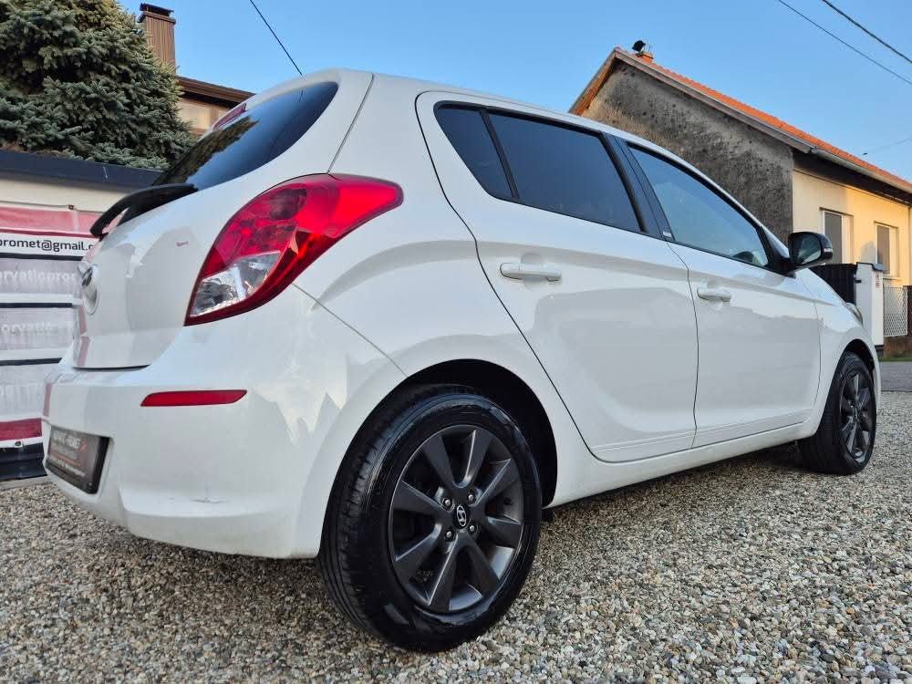 Hyundai i20 1,2 16v,i-Like,servisiran,odlično stanje,atraktivan, fotografija 9