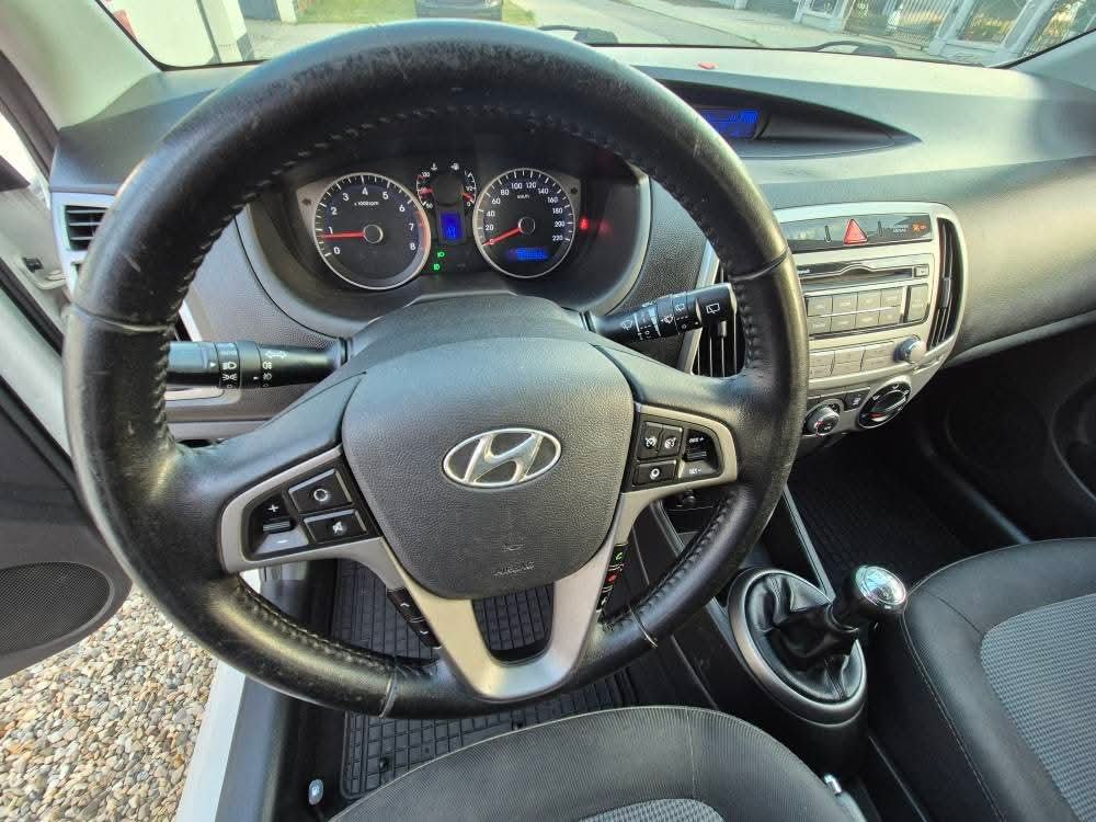 Hyundai i20 1,2 16v,i-Like,servisiran,odlično stanje,atraktivan, fotografija 15