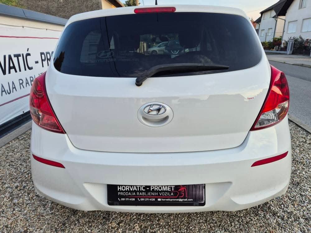 Hyundai i20 1,2 16v,i-Like,servisiran,odlično stanje,atraktivan, fotografija 7