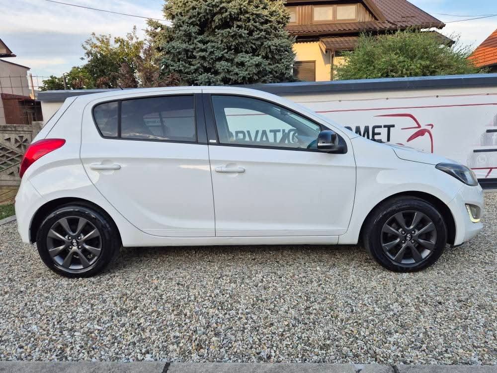 Hyundai i20 1,2 16v,i-Like,servisiran,odlično stanje,atraktivan, fotografija 5
