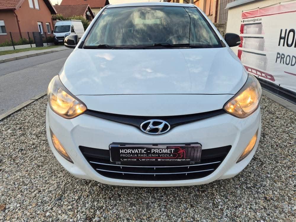 Hyundai i20 1,2 16v,i-Like,servisiran,odlično stanje,atraktivan, fotografija 10