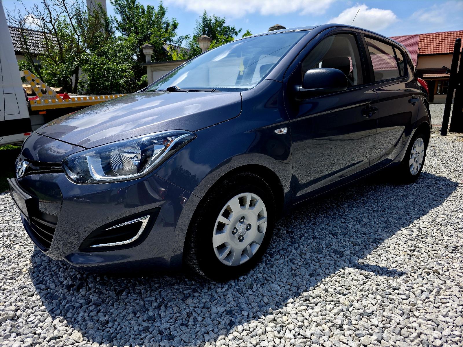 Hyundai i20 1,2 benzin #100000 km# fifa world cup edition 2014 godina, fotografija 5