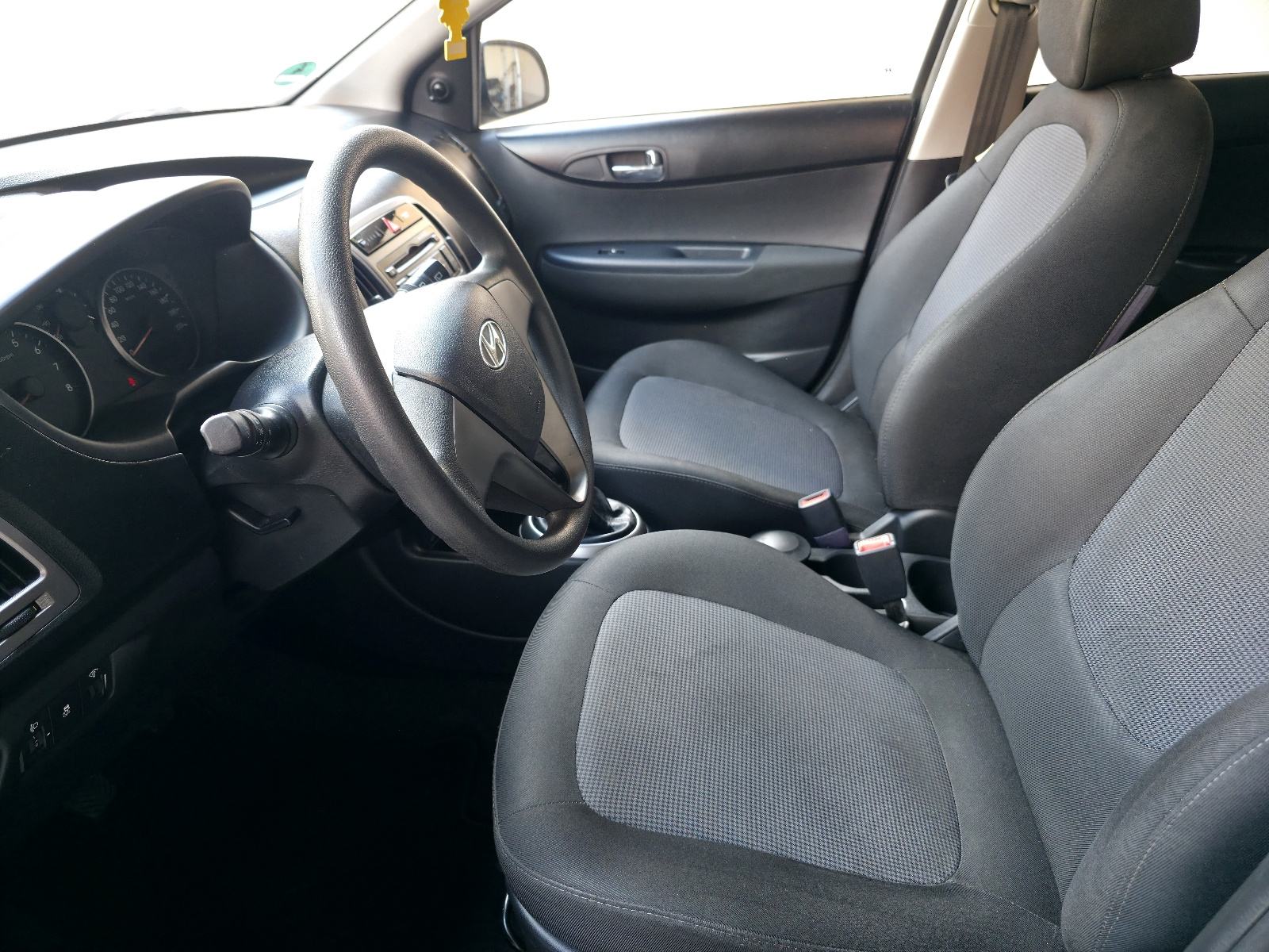 Hyundai i20 1,2 benzin #100000 km# fifa world cup edition 2014 godina, fotografija 14