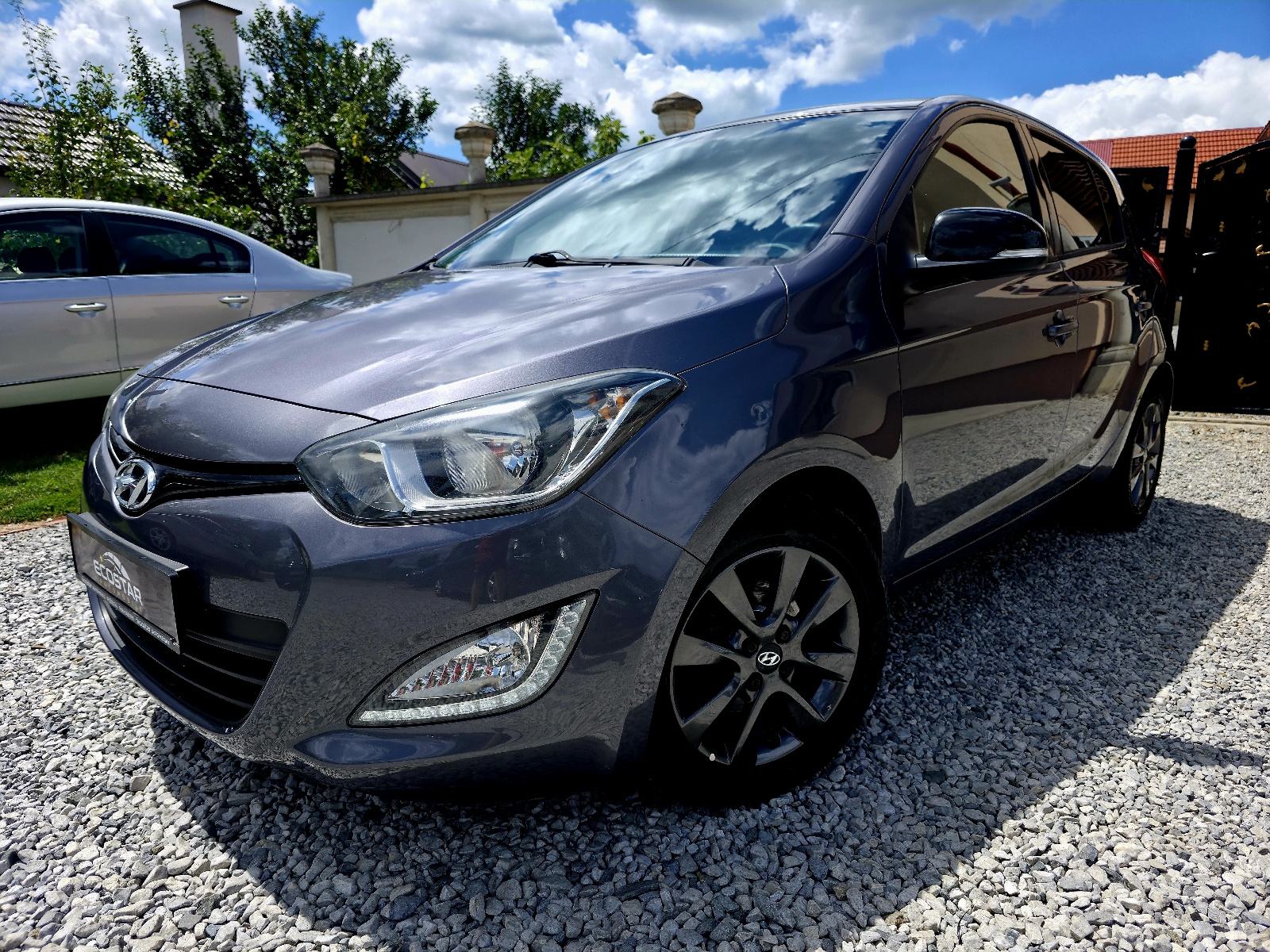 Hyundai i20 1,2 benzin 2014. Led,park senzori, temp.gr.sjedala..., fotografija 1
