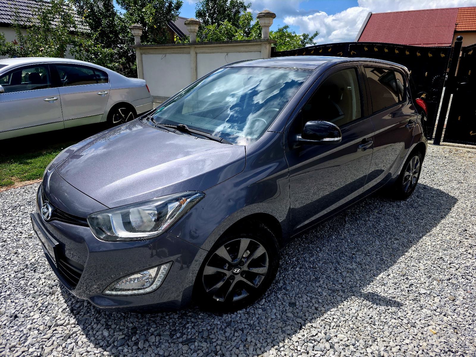 Hyundai i20 1,2 benzin 2014. Led,park senzori, temp.gr.sjedala..., fotografija 4