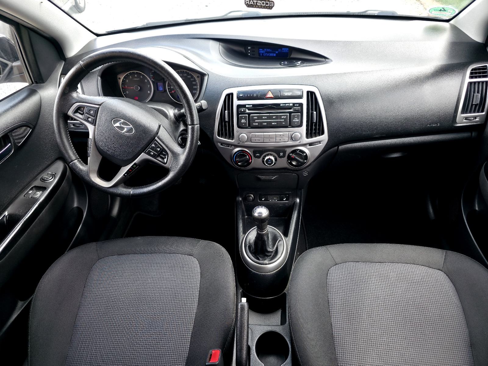 Hyundai i20 1,2 benzin 2014. Led,park senzori, temp.gr.sjedala..., fotografija 14