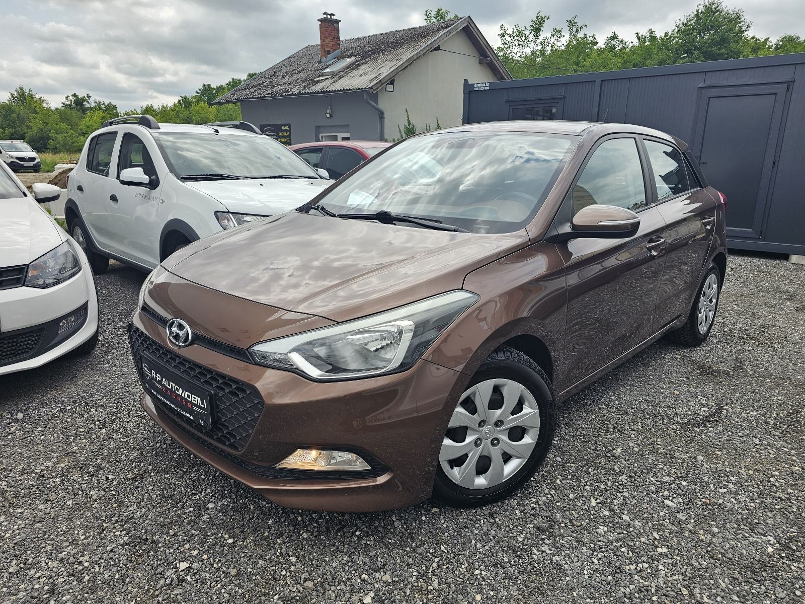 *HYUNDAI*I20*1.2*BENZIN*PREMIUM*GO*KLIMA*PDC*TOP*STANJE*SERVISNA*ZG*, pogled izvana - slika 1