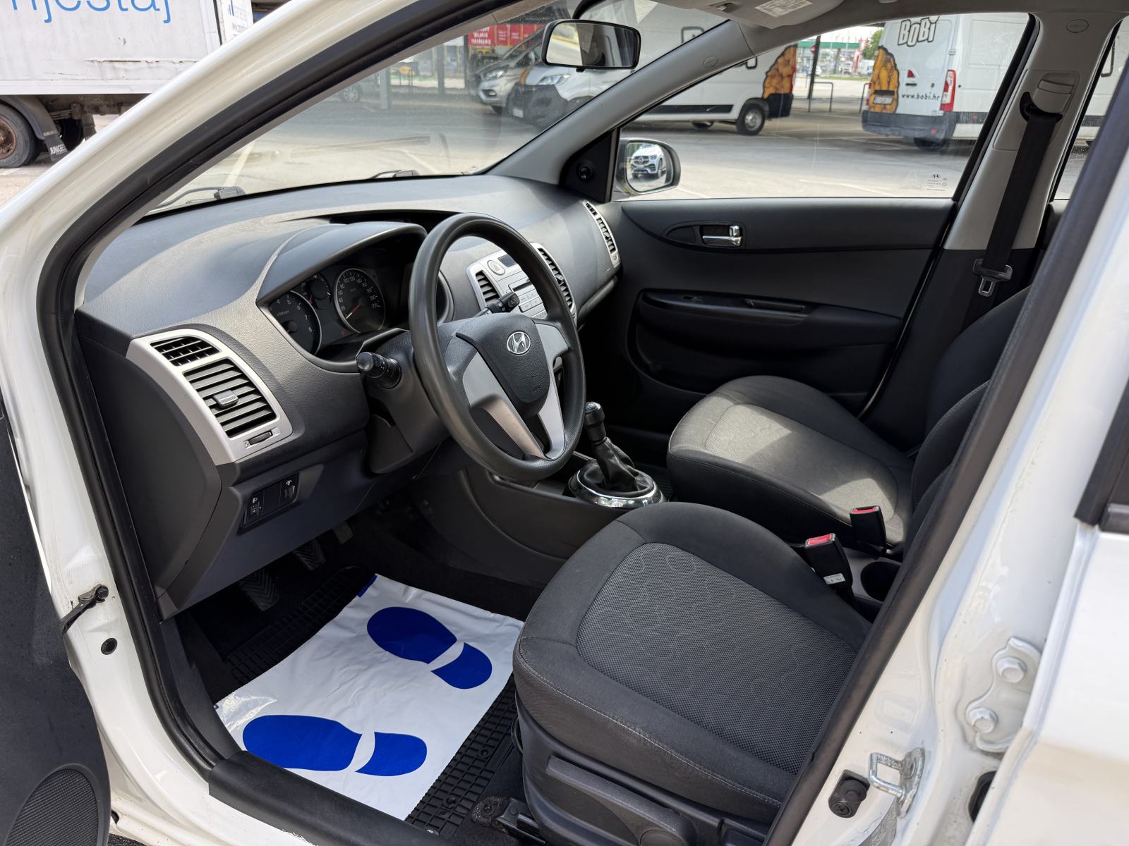 Hyundai i20 1,2 iLike, fotografija 5