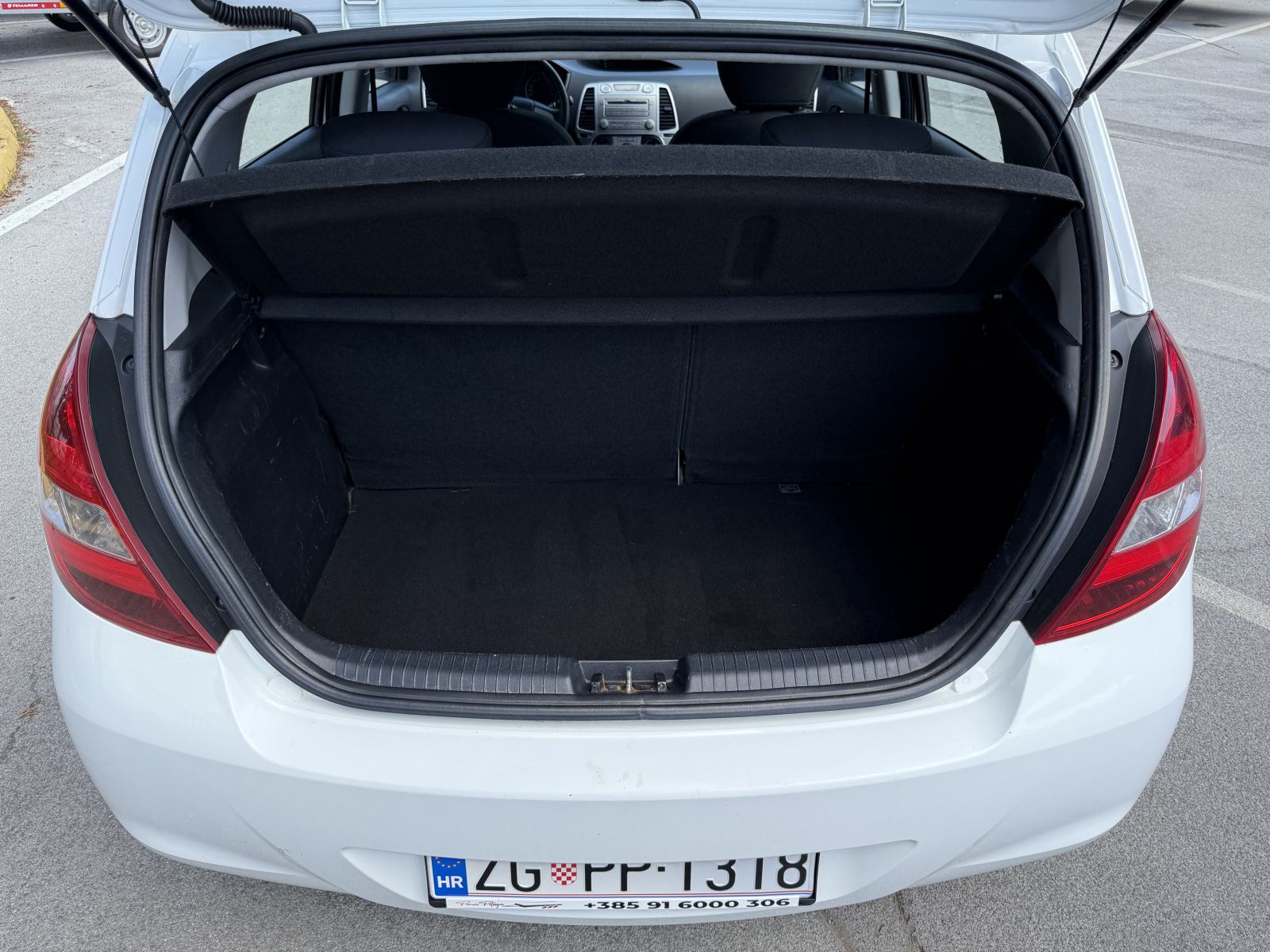 Hyundai i20 1,2 iLike, fotografija 13