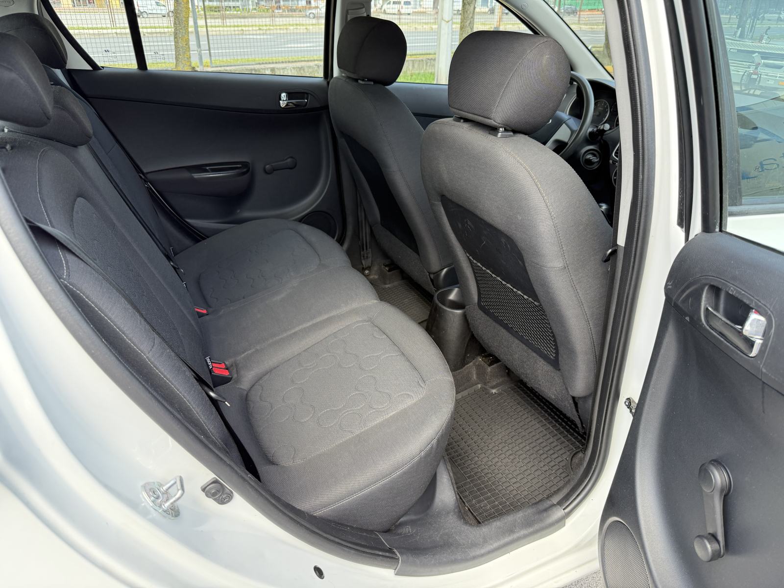 Hyundai i20 1,2 iLike, fotografija 15