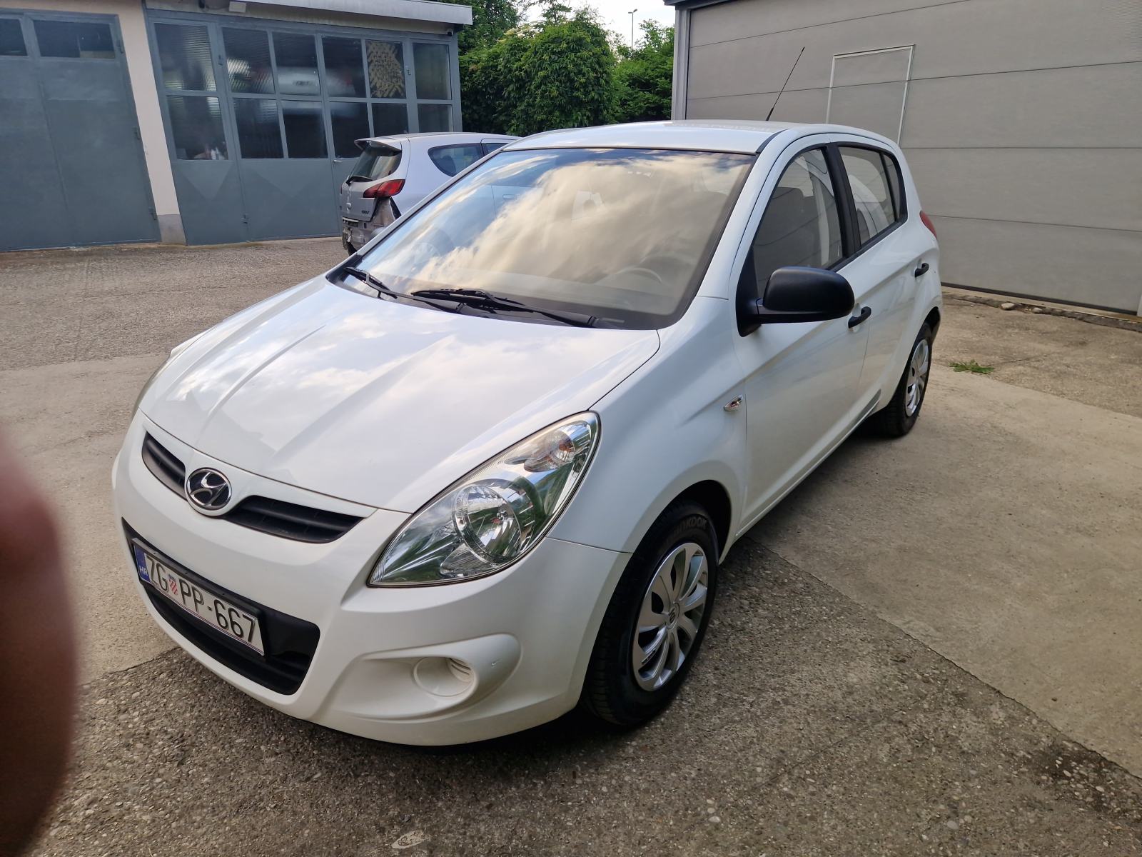 Hyundai i20 1,2 klima KARTICE 36 MJ, fotografija 5