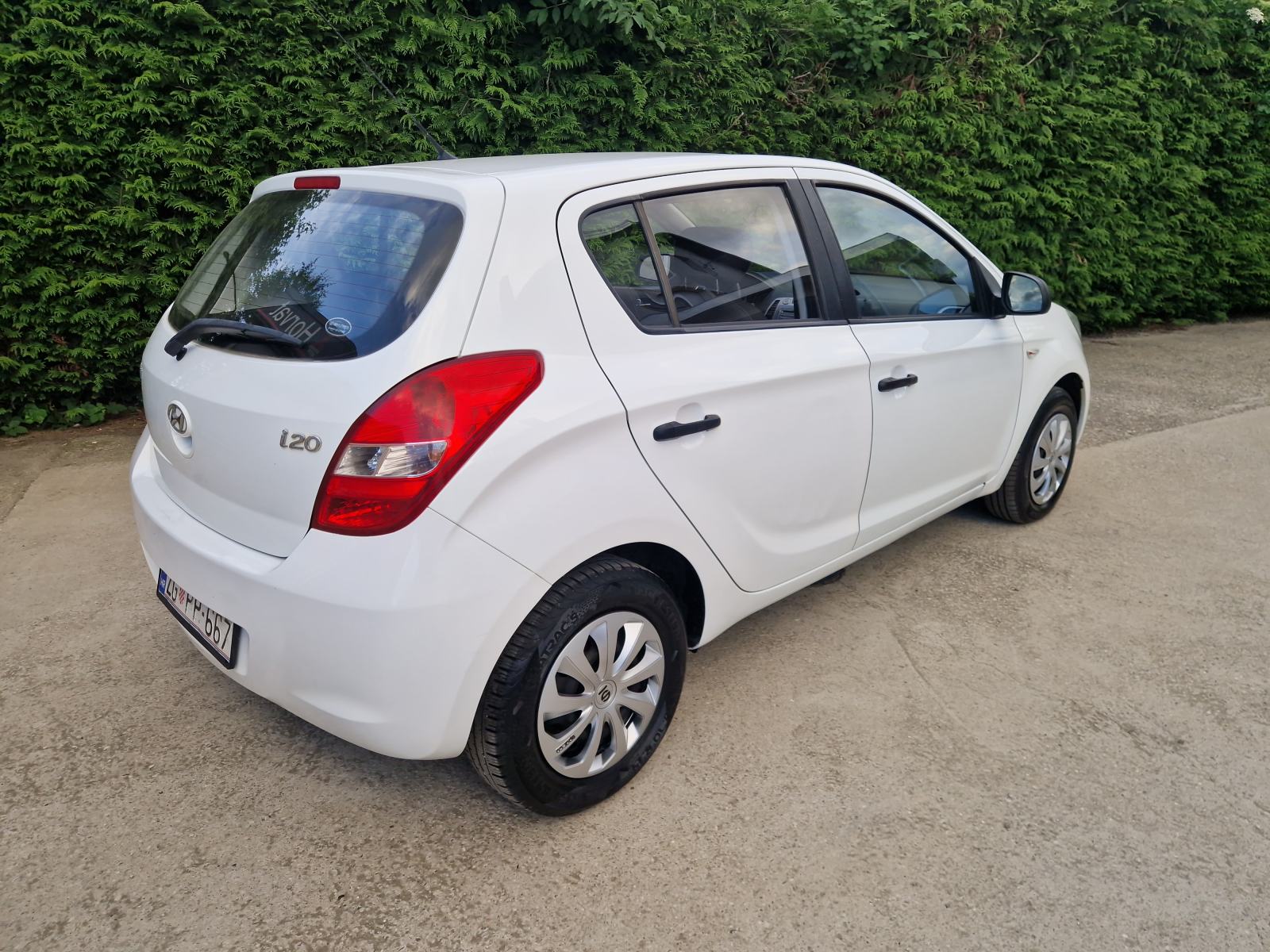 Hyundai i20 1,2 klima KARTICE 36 MJ, fotografija 3