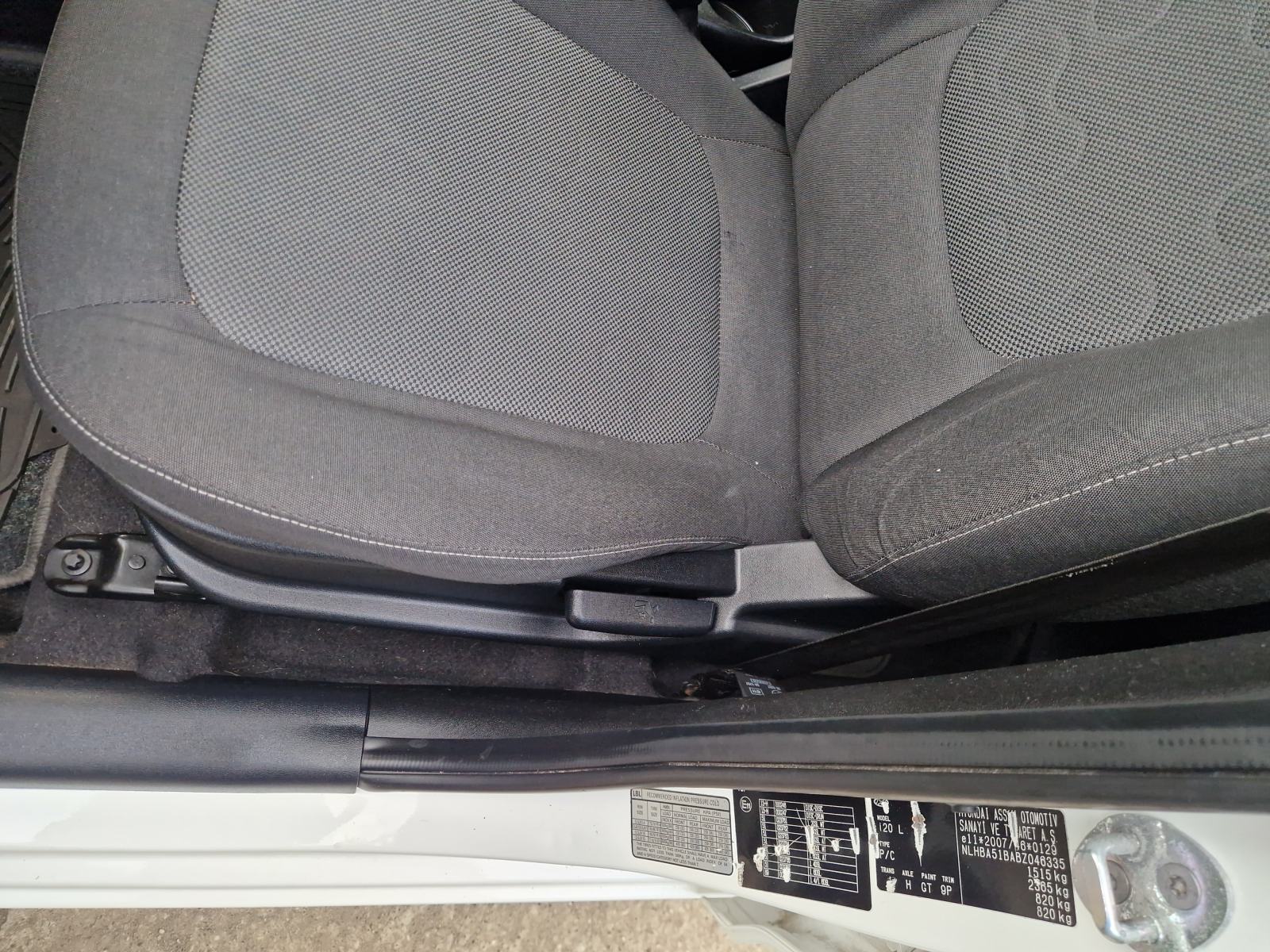 Hyundai i20 1,2 klima KARTICE 36 MJ, fotografija 7