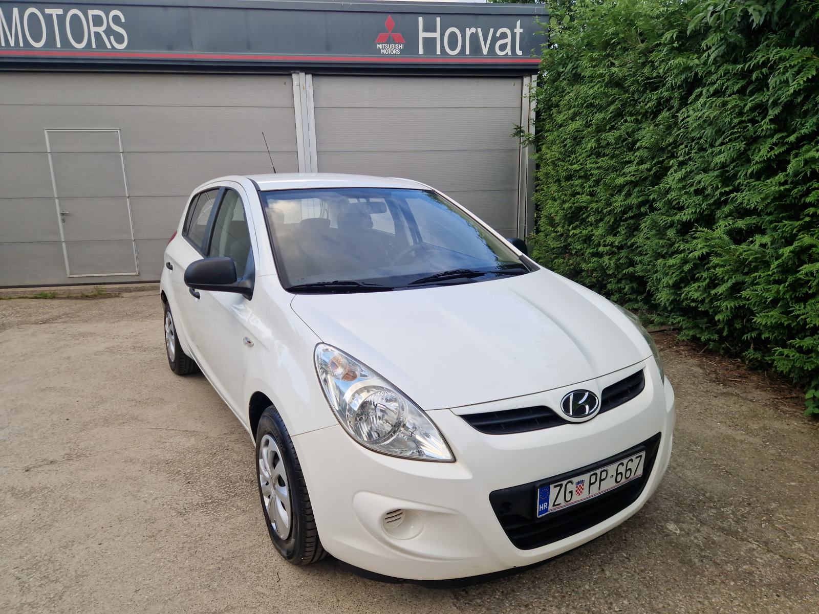 Hyundai i20 1,2 klima KARTICE 36 MJ, fotografija 4