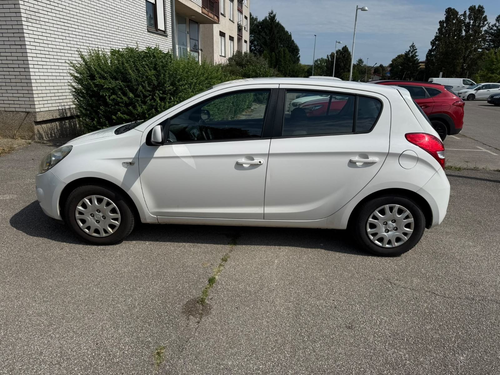 Hyundai i20 1,2, fotografija 4