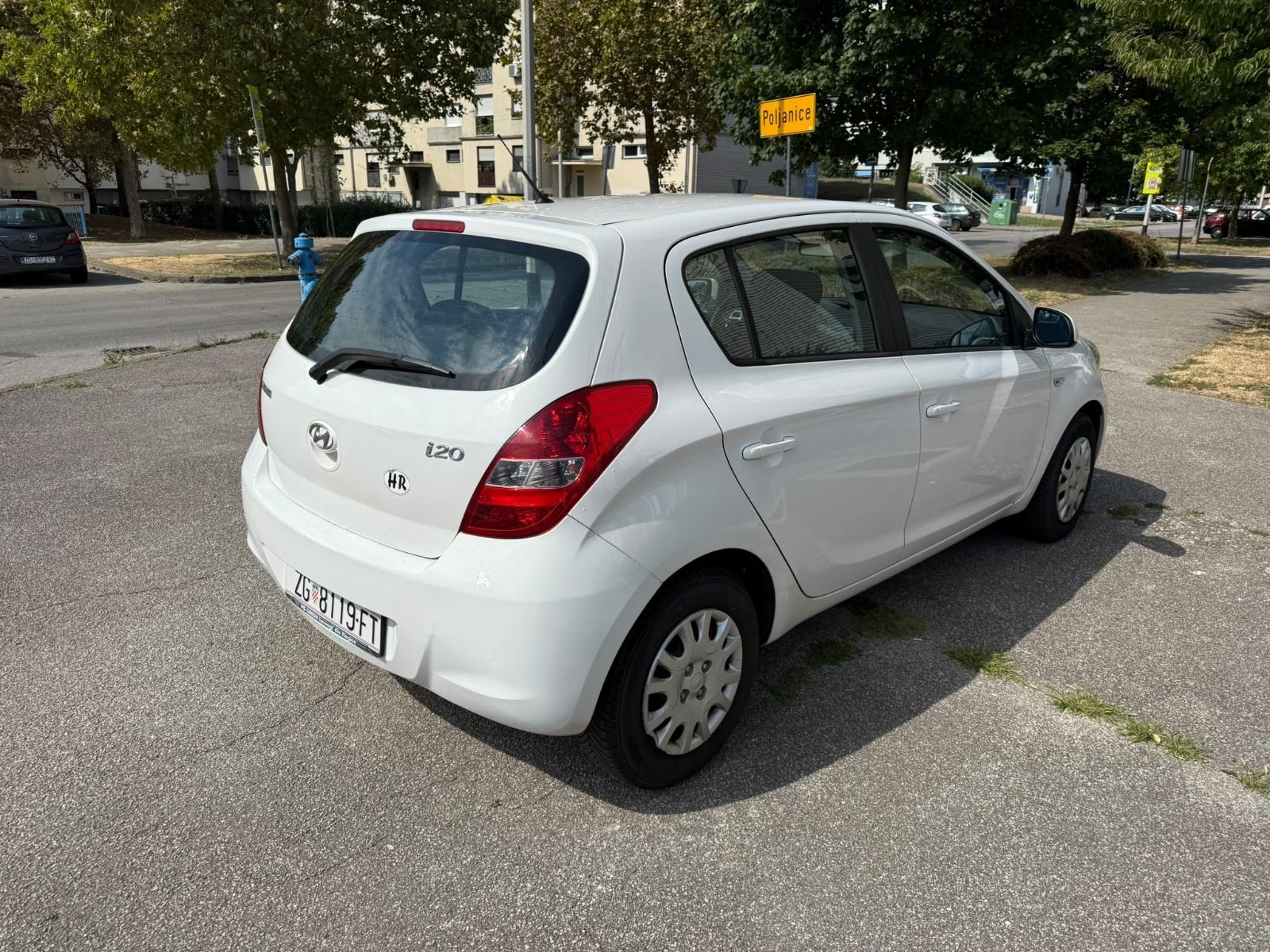 Hyundai i20 1,2, fotografija 12